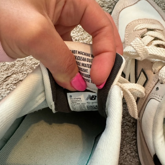 New balance sneakers - Picture 4 of 4